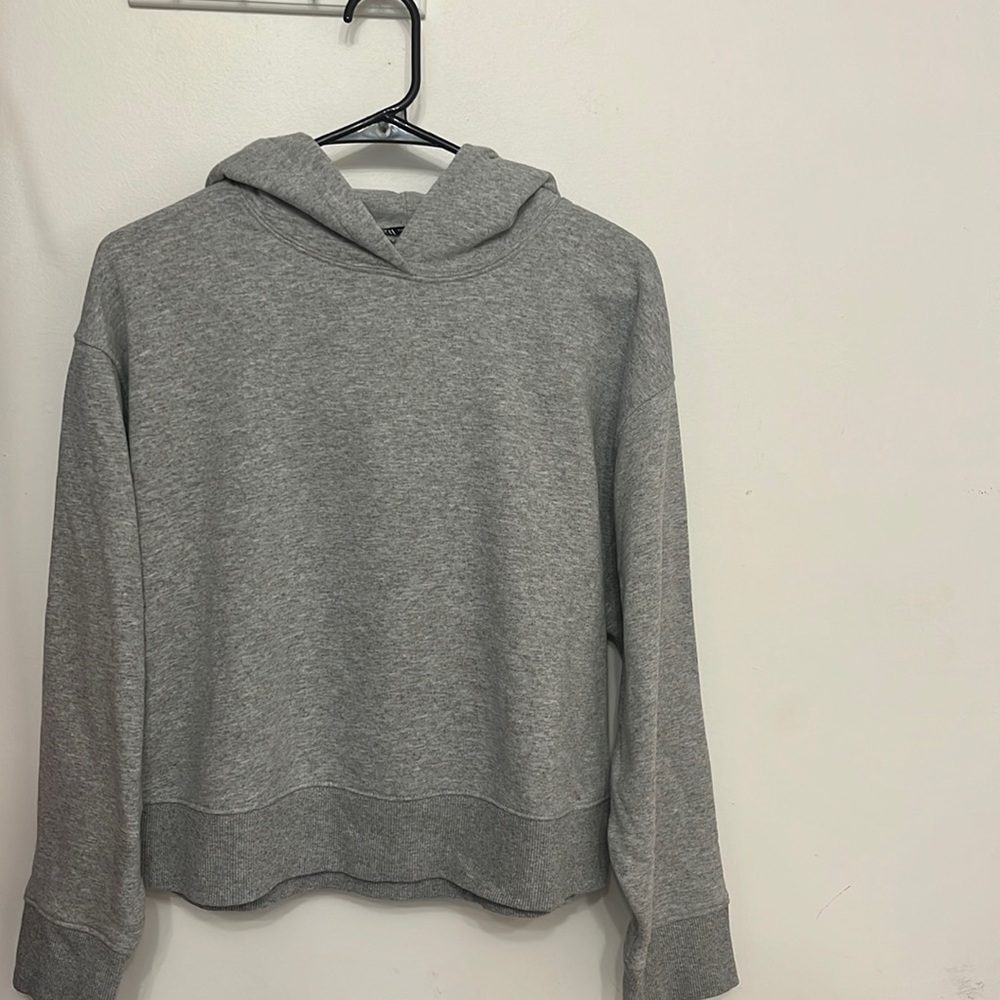 Comfortable cotton hooded sweatshirt, not too thick, light.